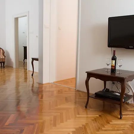 Apartment Ina *